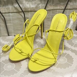 NWOT Lemonade Yellow Heels Style Inspiring Size 10